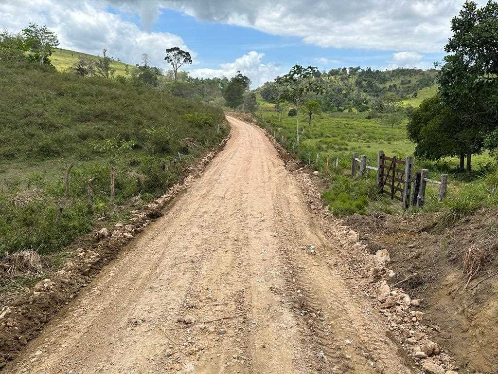 Camacã: Prefeitura mantem filme a recuperação das estradas vicinais e chega a região dos Mutuns